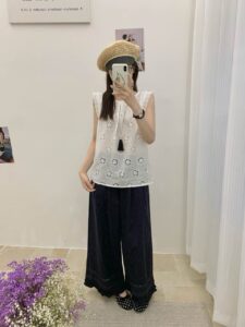 Hollow-out Sunflower Embroidered Lace Flutter Sleeve Sleeveless Top