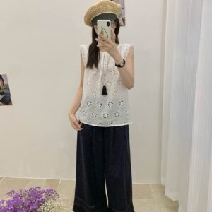 Hollow-out Sunflower Embroidered Lace Flutter Sleeve Sleeveless Top