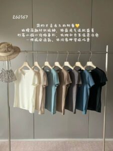 Semi-Open Mini V Neck Lightweight Breathable Knit Short Sleeve T-shirt