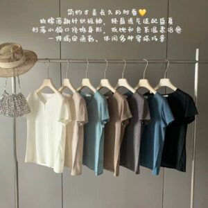 Semi-Open Mini V Neck Lightweight Breathable Knit Short Sleeve T-shirt