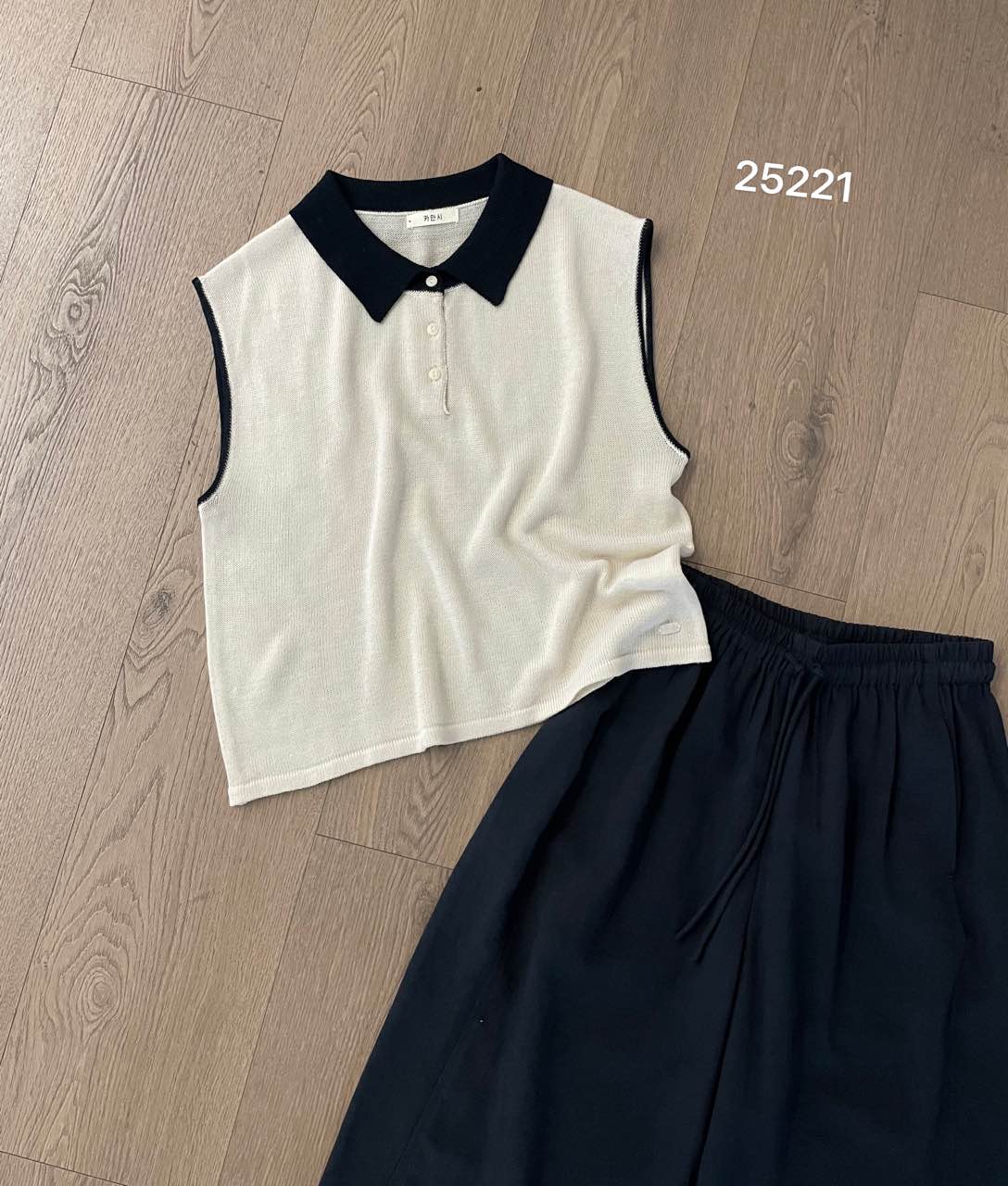 Minimalist Commuter Collared Knit Sleeveless Versatile Layering Top